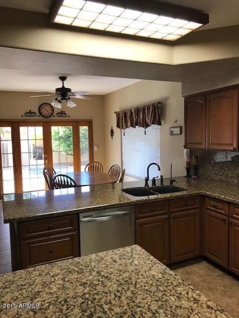Menlo kitchen 3
