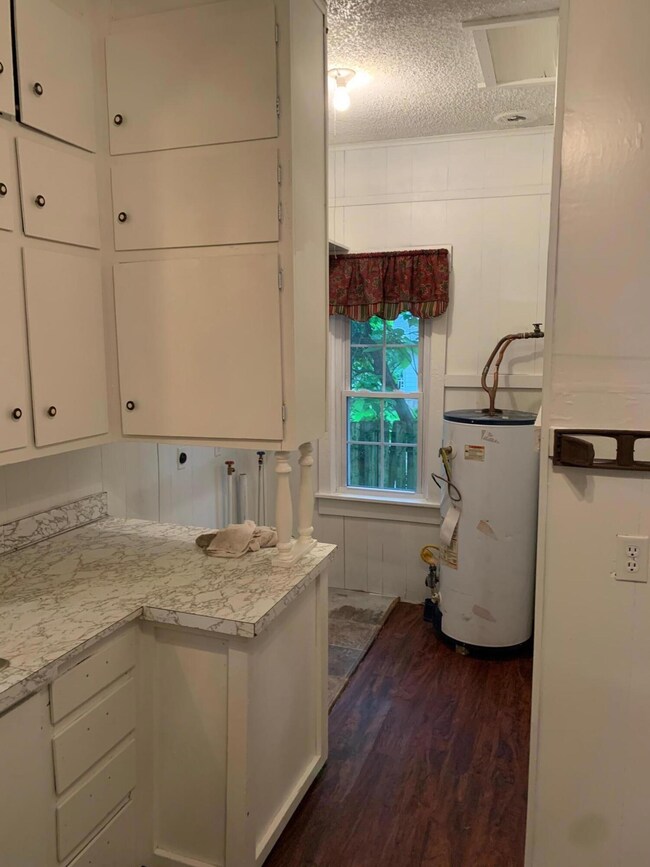 312 N Connor - 06