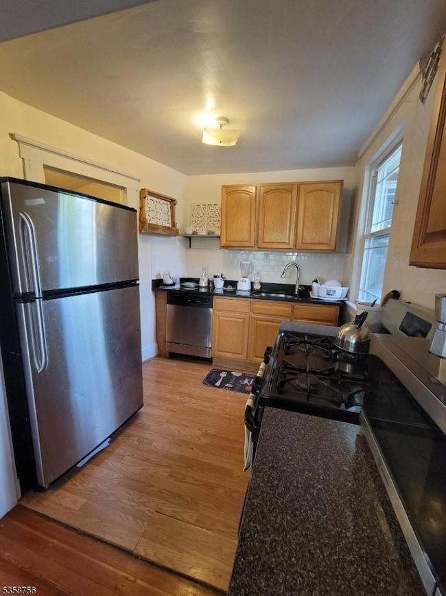 71 Montclair Ave unit 2, Montclair, NJ 07042 - photo 3