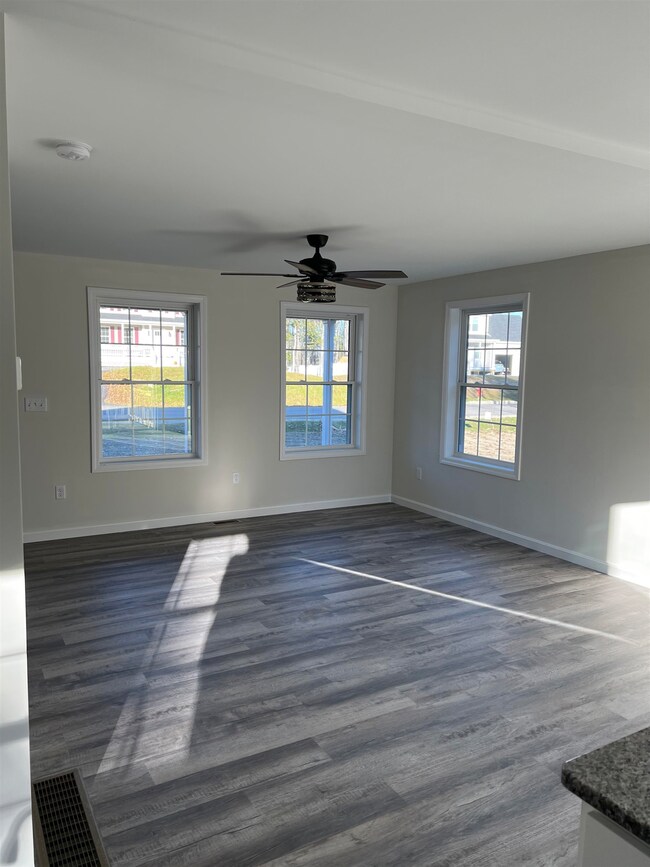 47 Ida Cir unit 310-8, Rochester, NH 03868 - photo 4