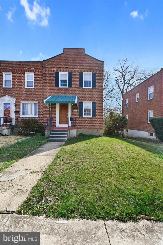 8677 Oak Rd, Parkville, MD 21234 - photo 3