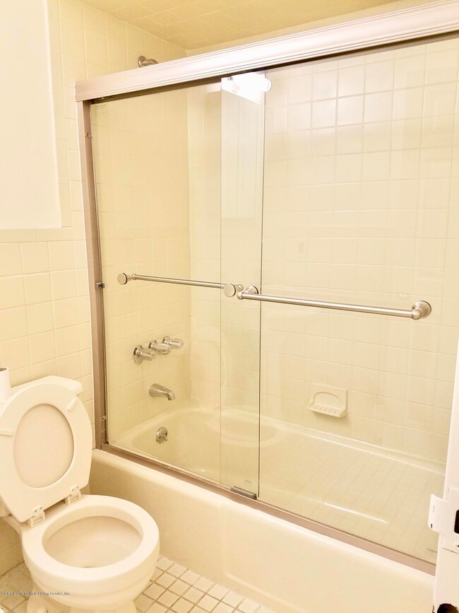 160 Devon Loop unit 1, Staten Island, NY 10314 - photo 5