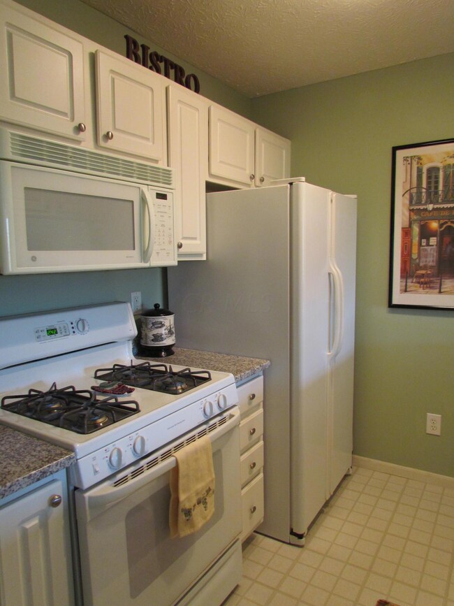 1834 Bashan Dr Kitchen