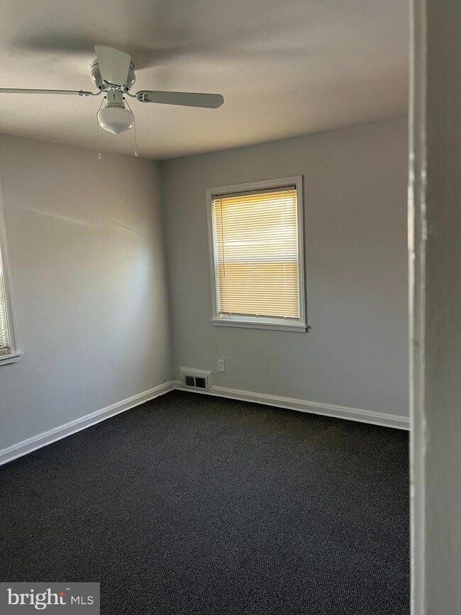 1401 Stonewood Rd, Baltimore, MD 21239 - photo 5