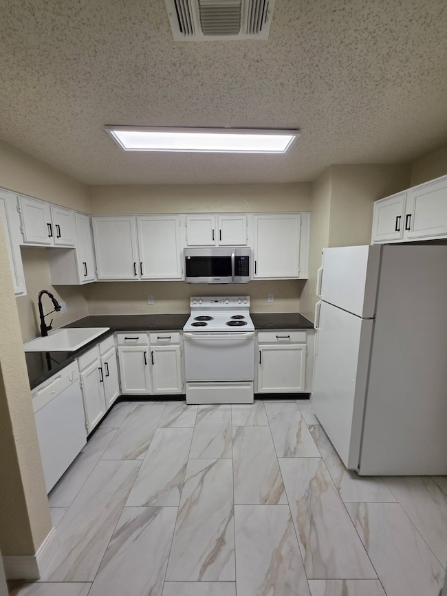 404 Central Park Dr, Arlington, TX 76014 - photo 5