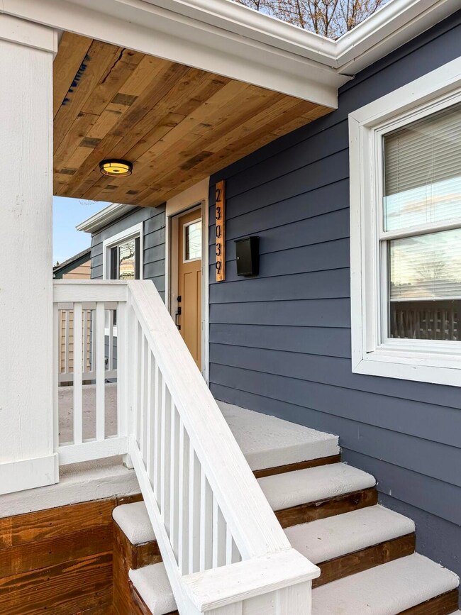 23039 Cushing Ave, Eastpointe, MI 48021 - photo 2