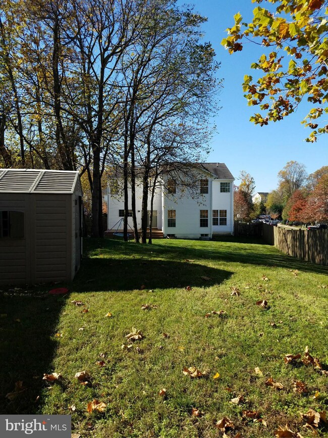 9810 Doubletree Ln, Springdale, MD 20774 - photo 2