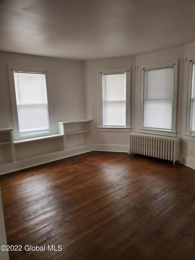 261 N Ballston Ave unit 1, Schenectady, NY 12302 - photo 4