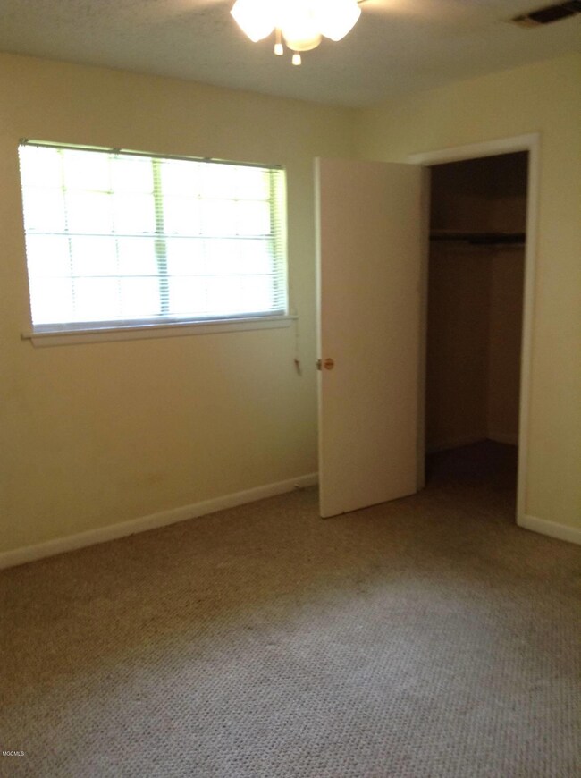 100 Park Row Ave unit B, Long Beach, MS 39560 - photo 2
