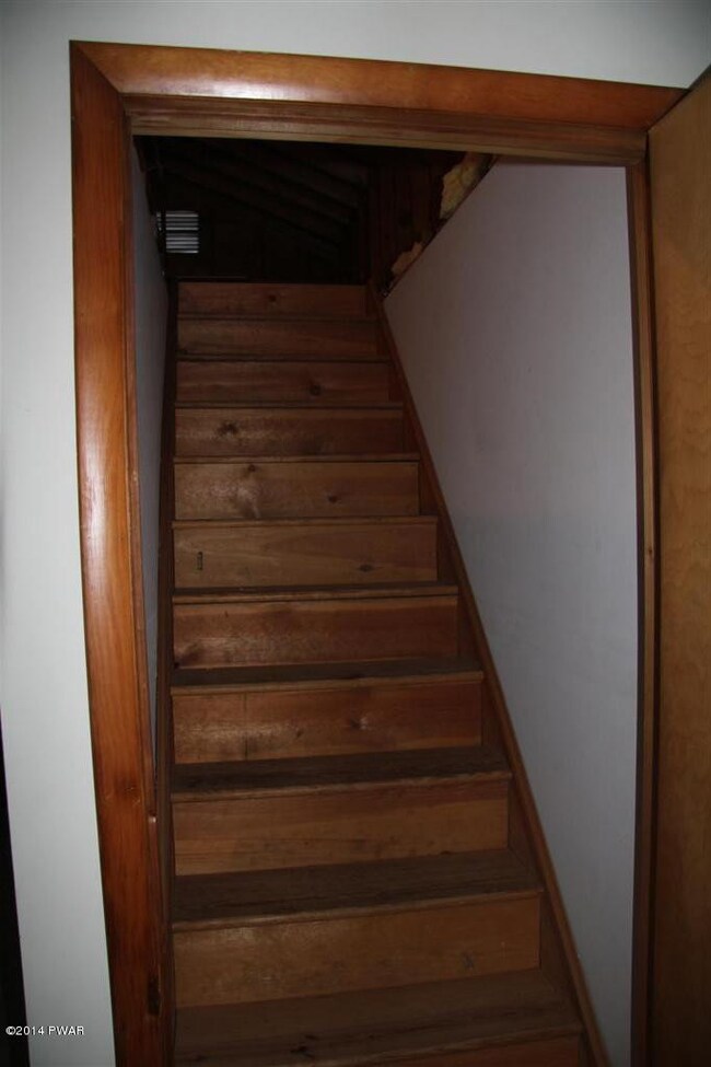 750 W Park St, Honesdale, PA 18431 - photo 5