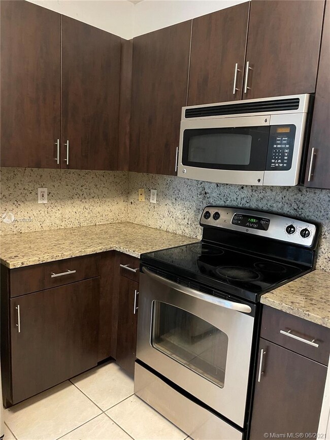 6801 NW 107th Ct, Doral, FL 33178 - photo 7