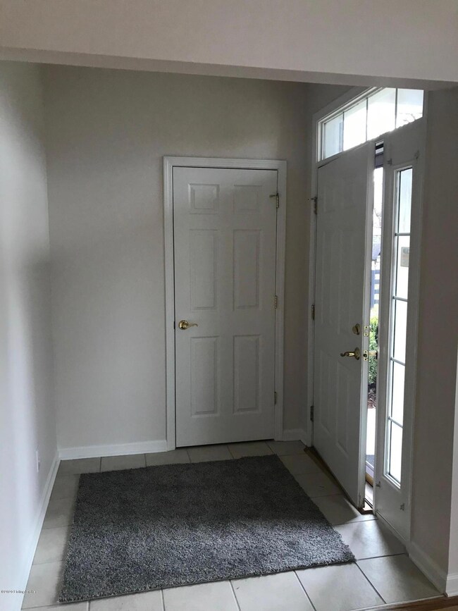 6434 Rivers End Entrance Foyer