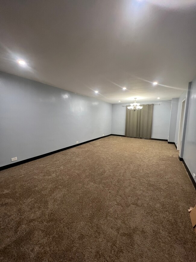 6043 N Mozart St, Chicago, IL 60659 - photo 6