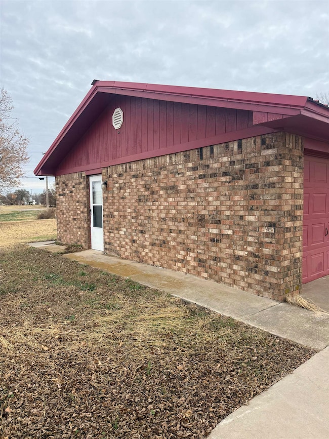 801 E A St, Watonga, OK 73772 - photo 6
