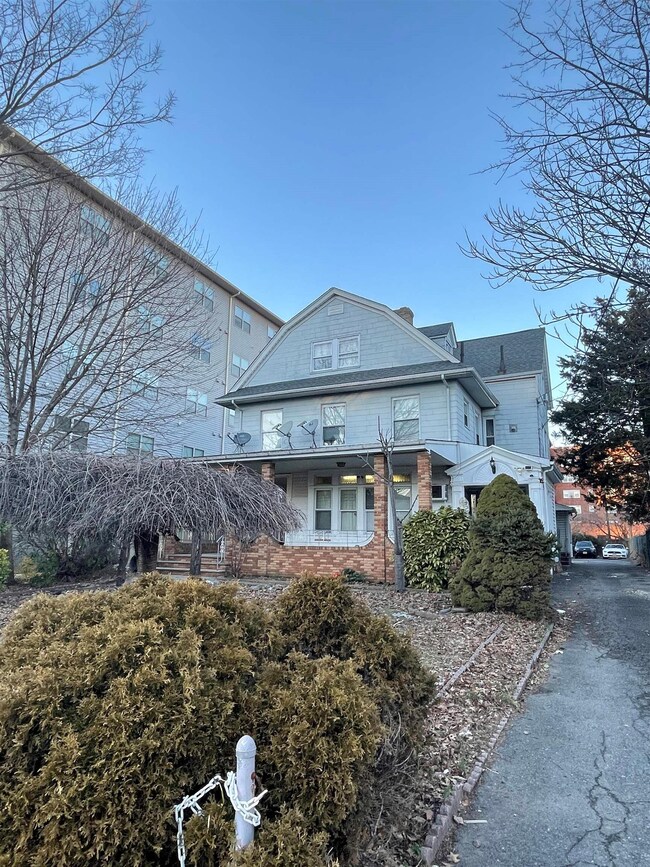 1279 Clinton Place unit 3, Elizabeth, NJ 07208 - photo 5