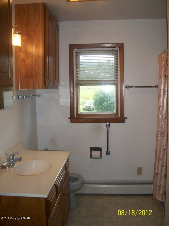 255 Bittenbender Dr, Stroudsburg, PA 18360 - photo 6