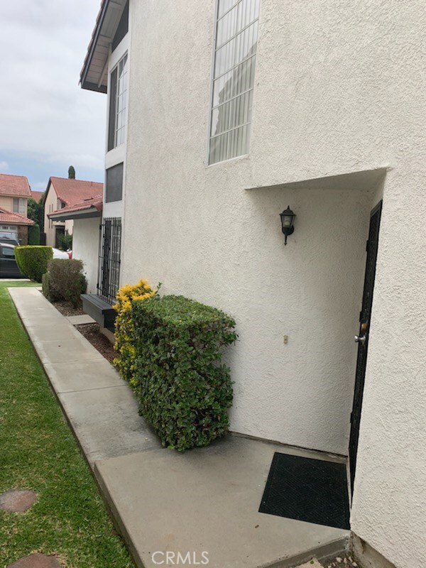 210 S Paulsen Ave, Compton, CA 90220 - photo 4