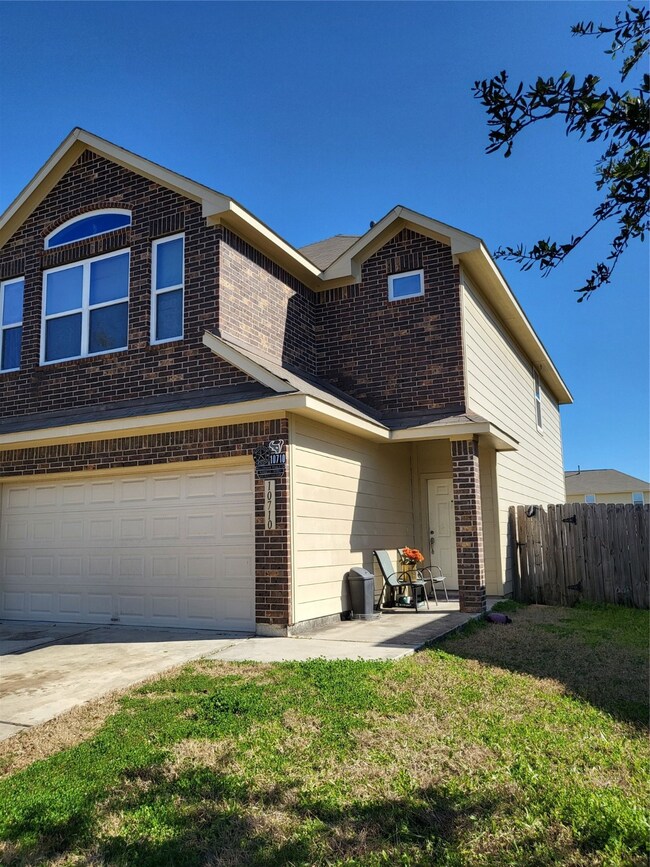 10710 Prillerman Trails Dr, Houston, TX 77016 - photo 4