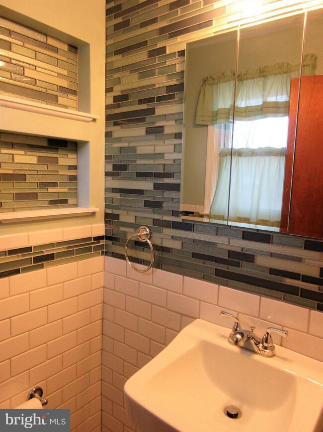 125 Hunter Ln, North Wales, PA 19454 - photo 5