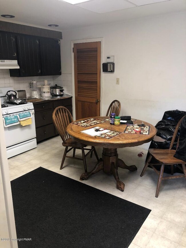 189 S Maple Ave, Kingston, PA 18704 - photo 4