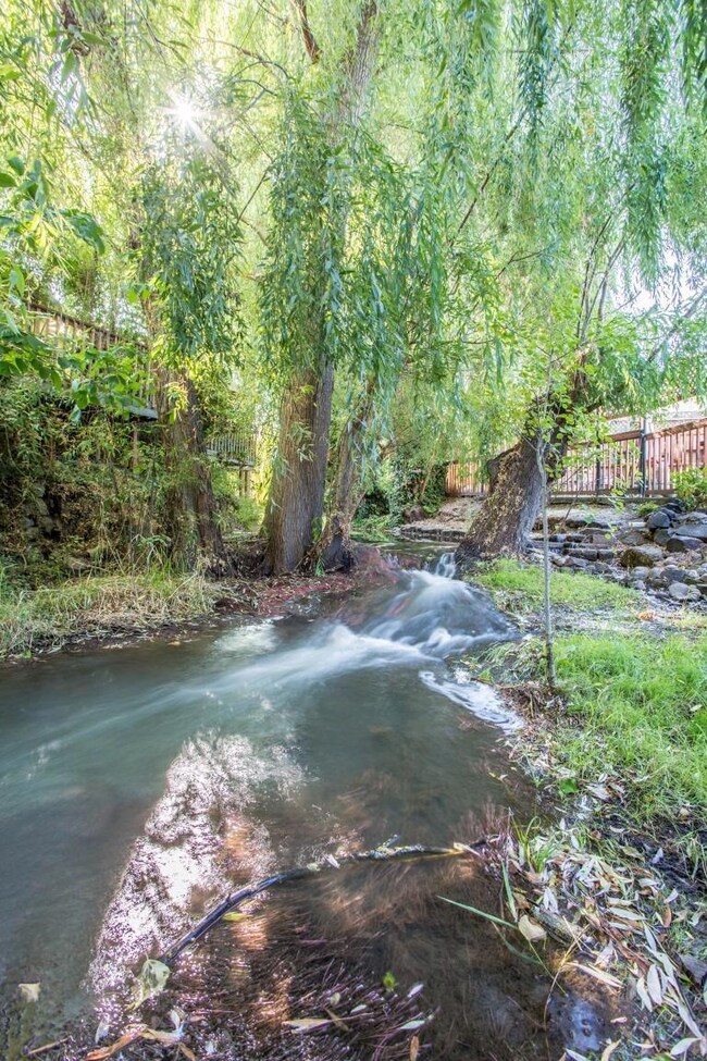 1601 Inverness Dr, Medford, OR 97504 - photo 3