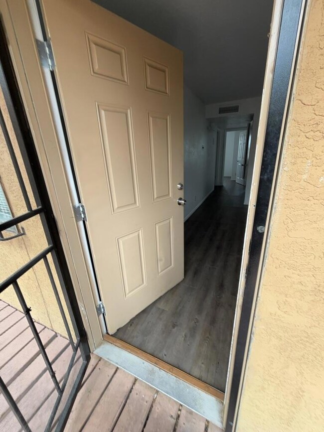 126 Rhode Island St SE unit D, Albuquerque, NM 87108 - photo 2