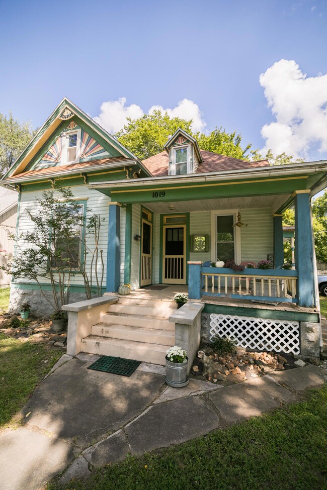 1019 W Webster St-3
