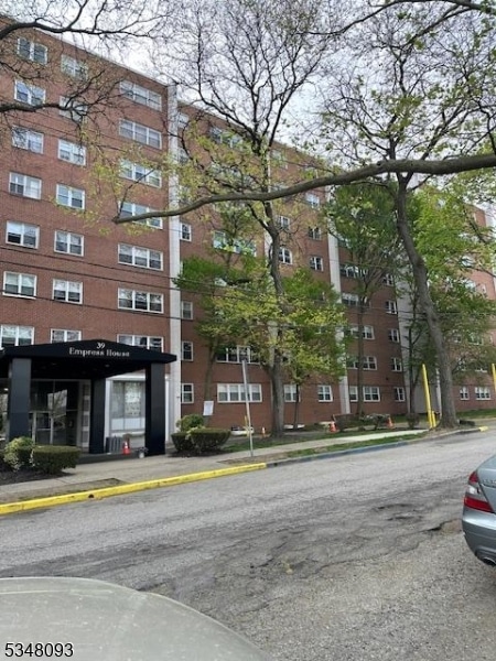 River Plaza unit 1E, Paterson, NJ 07514 - photo 2