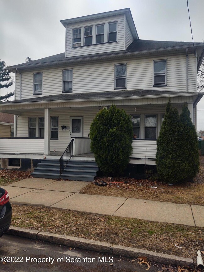 76 Corlear St, Wilkes-Barre, PA 18702 - photo 2