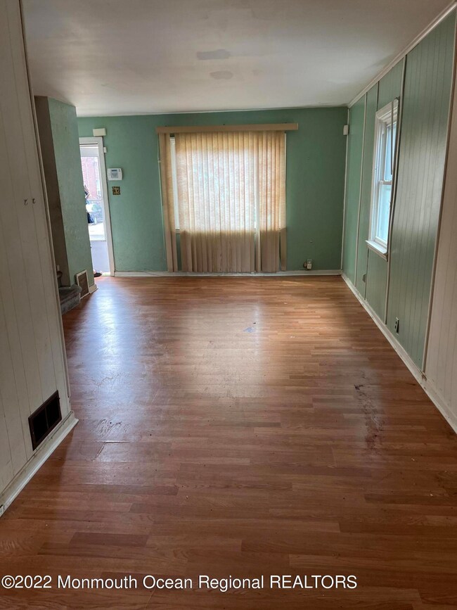 Living Room 151 Rutgers