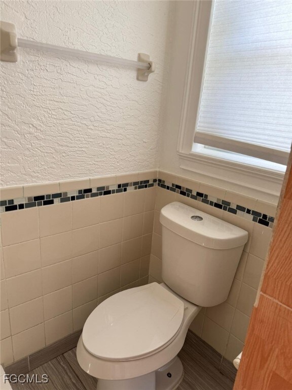 1248 Columbus Blvd, Fort Myers, FL 33913 - photo 2