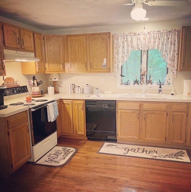 51 Reynolds Ave, Rehoboth, MA 02769 - photo 4