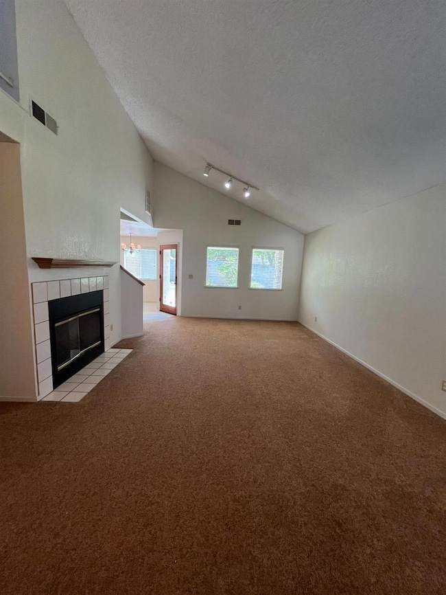 763 E Robin Ln, Fresno, CA 93730 - photo 2