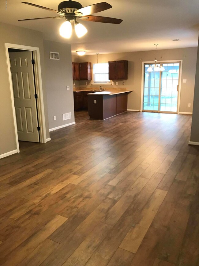 28E256C2-E057-4C4D-BDAA-81C3891E048D