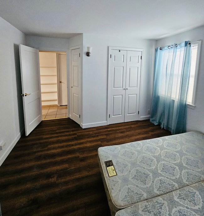 357 Granfield Ave unit B, Bridgeport, CT 06610 - photo 5