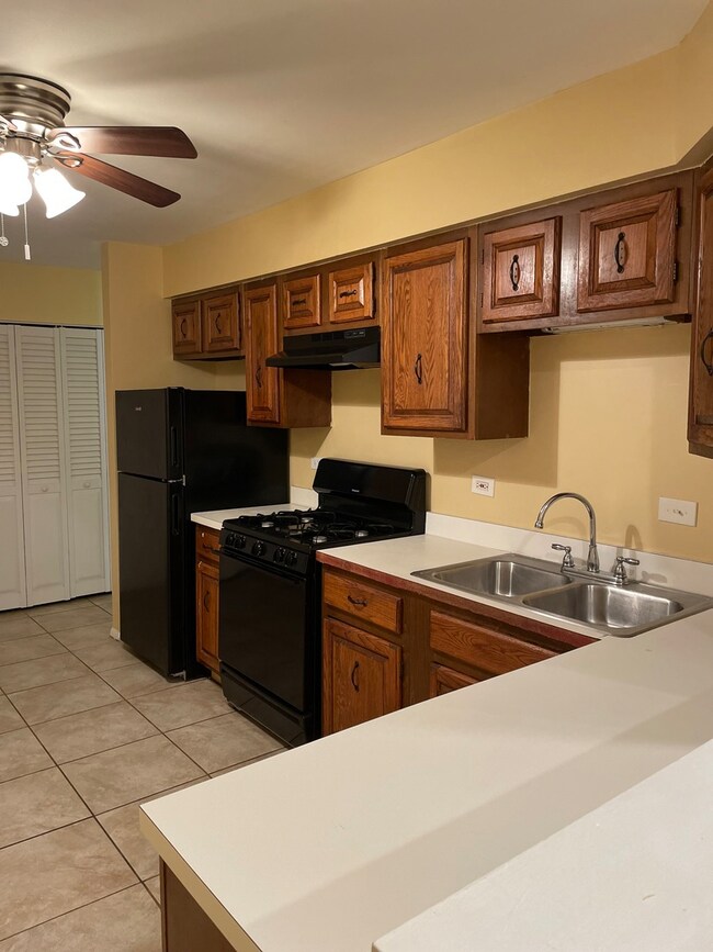 unlisted-address, Country Club Hills, IL 60478 - photo 3