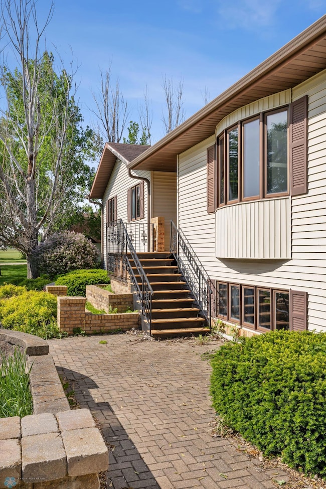 289 2nd St SW, Forman, ND 58032 - photo 2