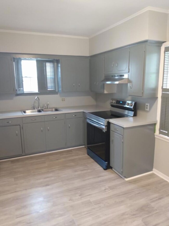 1505 N Clay St, Ennis, TX 75119 - photo 2