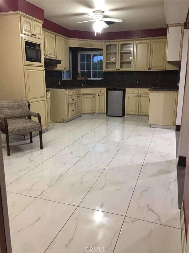 208 W 2nd St, Buttonwillow, CA 93206 - photo 5