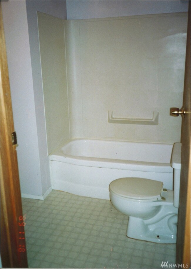 904 N 195th St, Shoreline, WA 98133 - photo 2