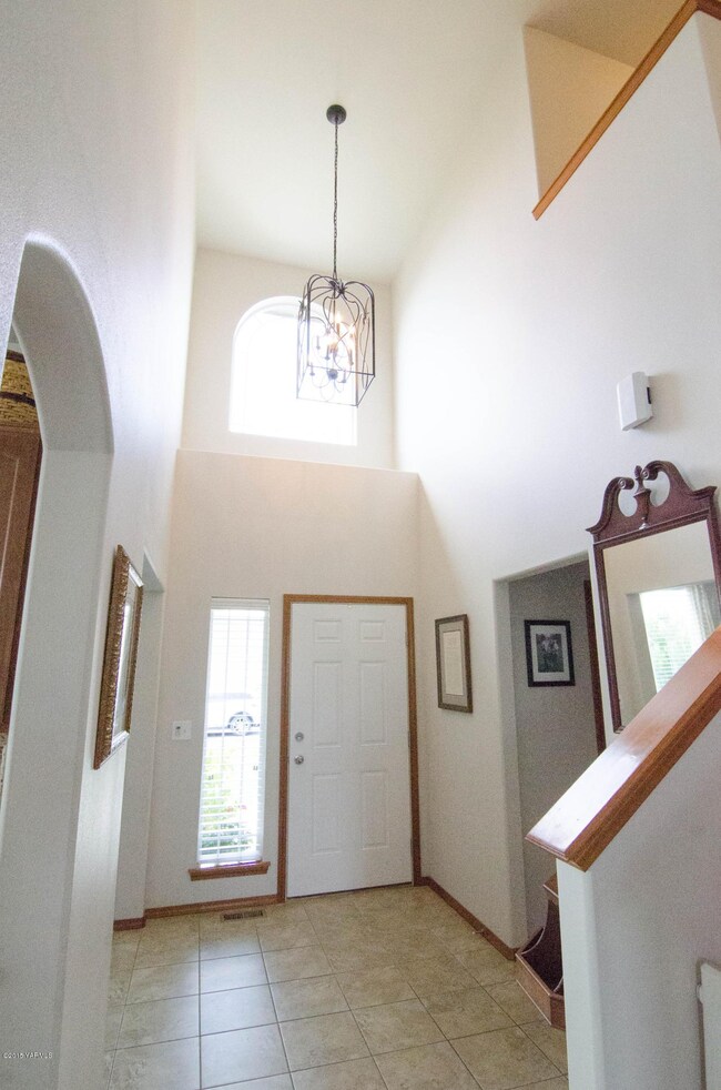 4 Soaring Ceilings