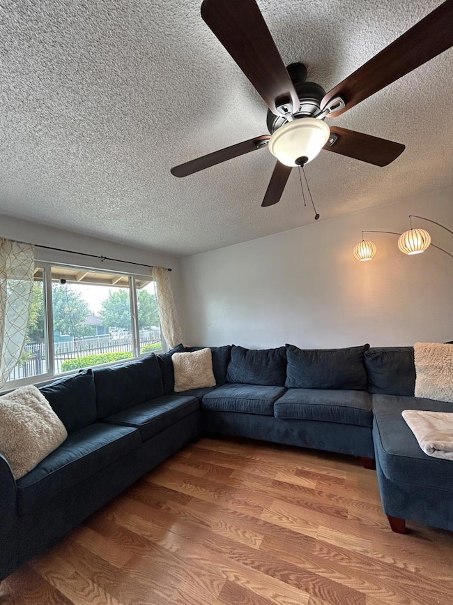 906 Tudor St, Galt, CA 95632 - photo 2