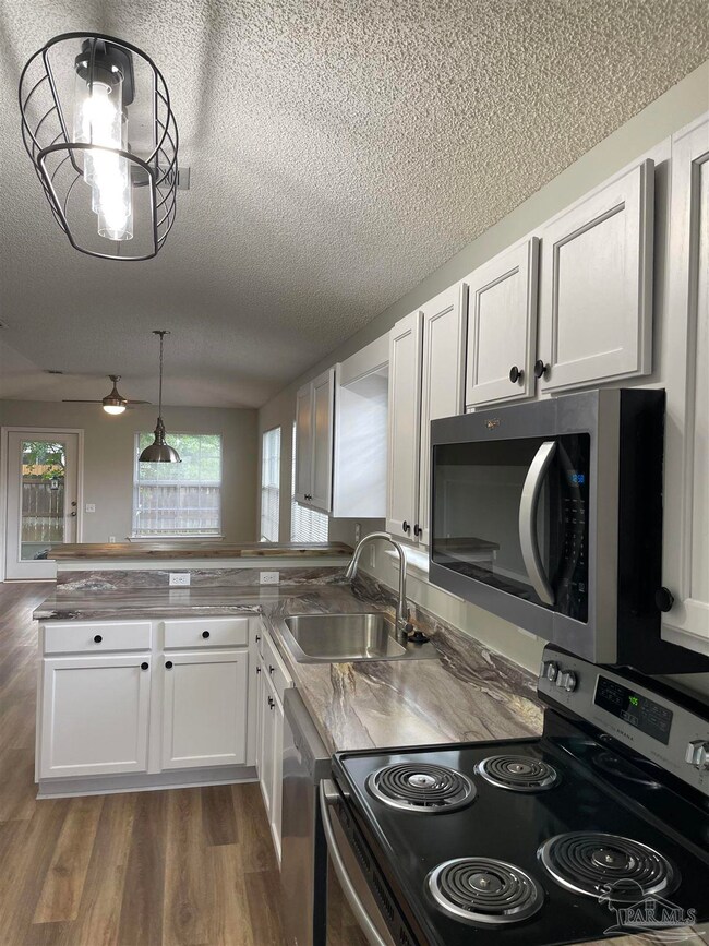 2475 Trailwood Dr, Cantonment, FL 32533 - photo 7