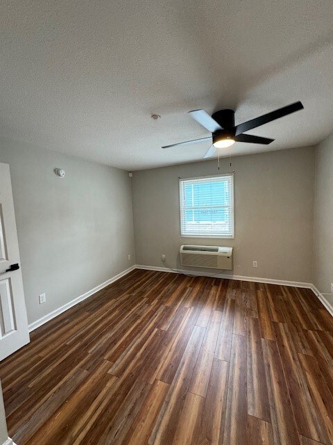 4 Hanover Square unit 103, Brunswick, GA 31520 - photo 4