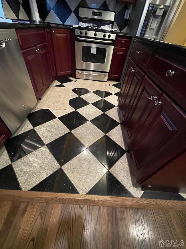 21 Orange St, Edison, NJ 08817 - photo 5