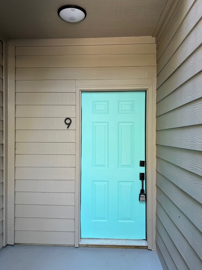 Parkwood Creek Condominiums unit 9, Dallas, TX 75240 - photo 2