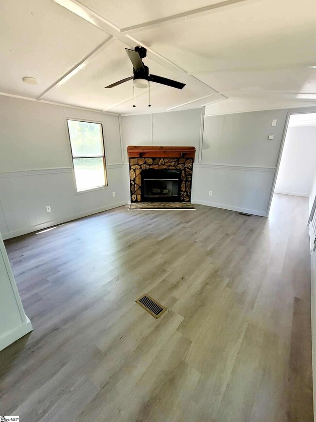 28557 76 Hwy E, Clinton, SC 29325 - photo 6