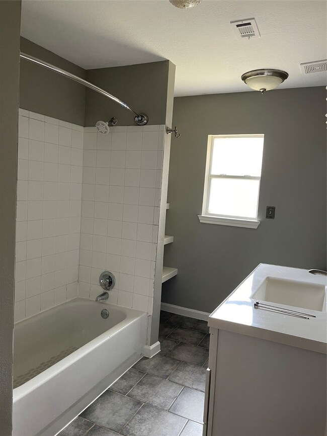 6607 W T c Jester Blvd, Houston, TX 77091 - photo 7