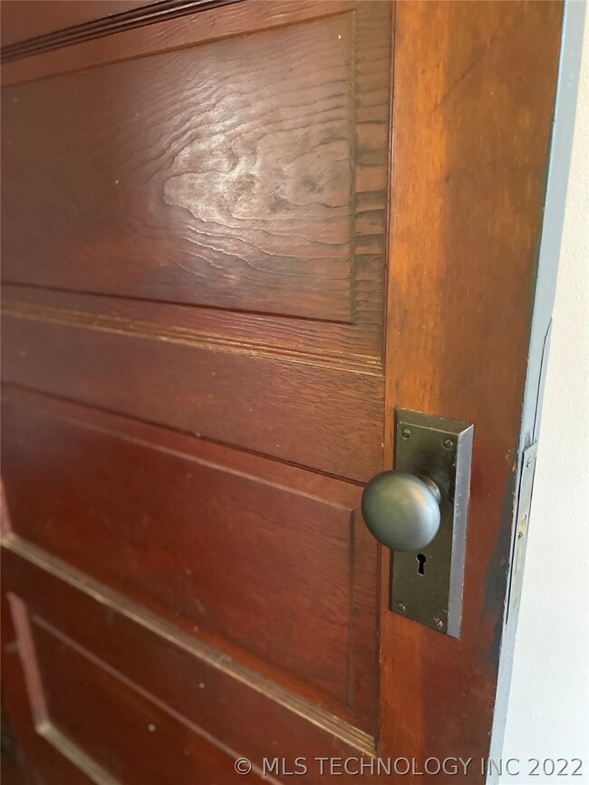 402 E 6th St, Claremore, OK 74017 - photo 6