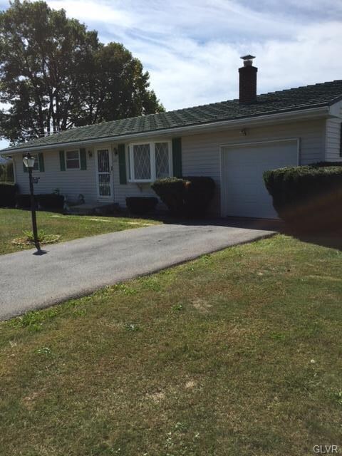 328 Williams Ave, Walnutport, PA 18088 - photo 2